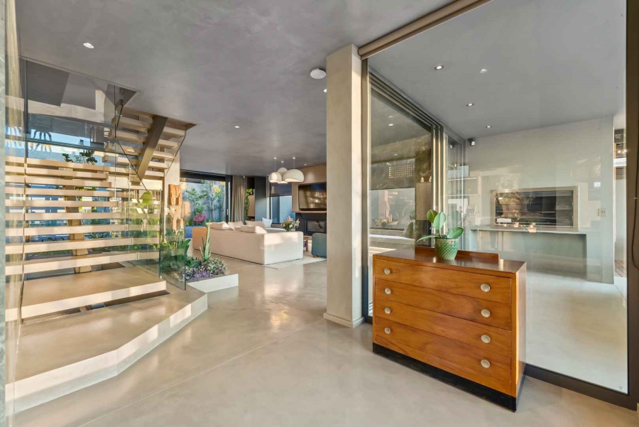 5 Bedroom Property for Sale in Camps Bay Western Cape